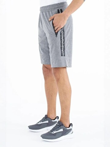 Regular Pantaloni de la Tommy Life pe gri
