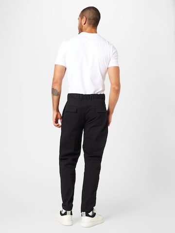 Calvin Klein Normální Kalhoty se sklady v pase – černá