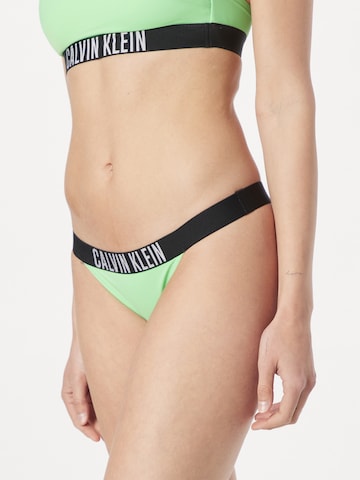 Slip costum de baie 'Intense Power' de la Calvin Klein Swimwear pe verde: față