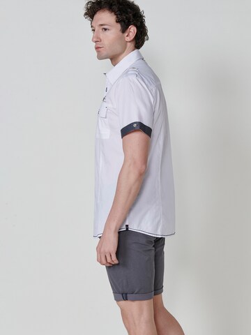 Regular fit Camicia di KOROSHI in bianco