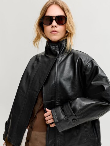 Veste mi-saison 'LENORA' JJXX en noir