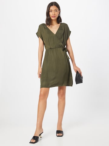 Robe 'Martina' ABOUT YOU en vert