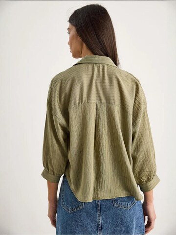Bianco Lucci Blouse in Green