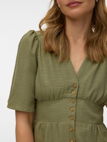 VERO MODA - Blusa en verde