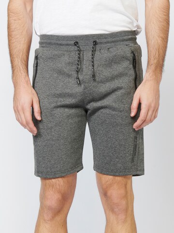 KOROSHI Regular Shorts in Grau