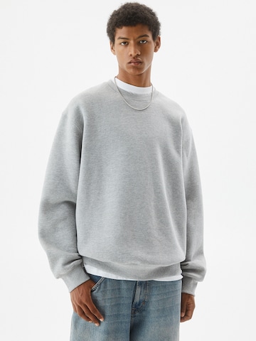 Pull&Bear Sweatshirt in Grau: predná strana
