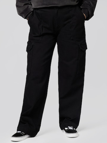 A LOT LESS Wide leg Pants 'Frances' in Black: front