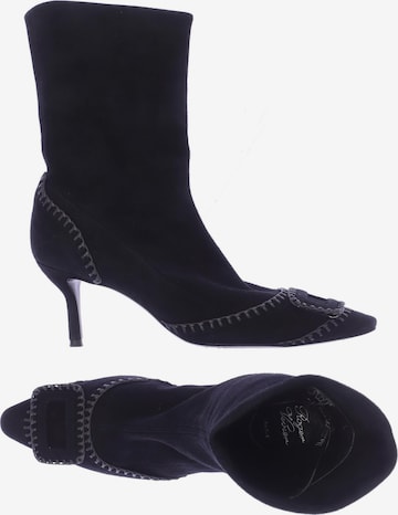 Roger Vivier Dress Boots in 37 in Black: front