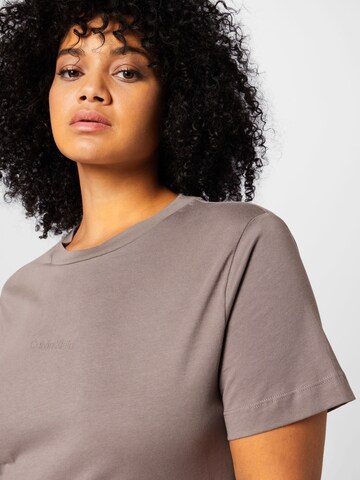 Calvin Klein Curve T-Shirt in Beige