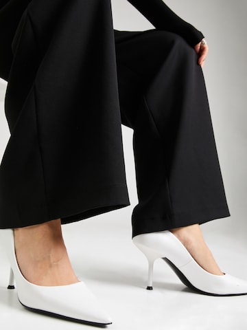 ONLY - Loosefit Calças com pregas 'MALIKA' em preto