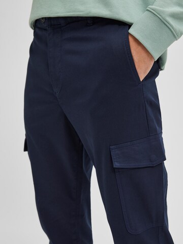 Regular Pantalon cargo 'Buxton' SELECTED HOMME en bleu