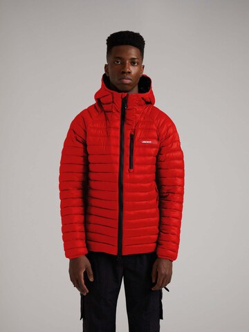 Veste outdoor ' SATEL1TE Kapuzen-Daunenjacke 2.0 ' JACK1T en rouge : devant