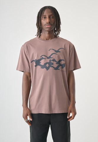 Cleptomanicx T-Shirt in Braun: Vorderseite