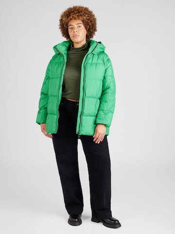 ONLY Carmakoma Зимняя куртка 'ASTA' в Зеленый