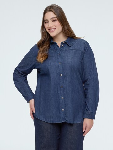 Fiorella Rubino - Blusa en azul: frente