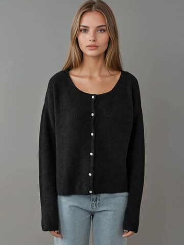 Hiccup Knit cardigan in Blue: front