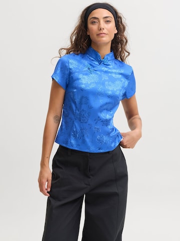JJXX - Top en azul: frente