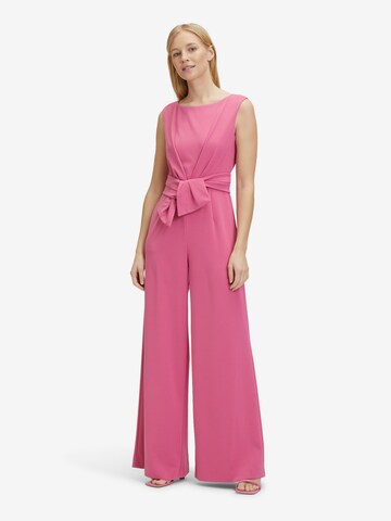 Tuta jumpsuit di Vera Mont in rosa: frontale