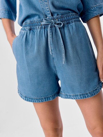 Regular Jean OBJECT en bleu