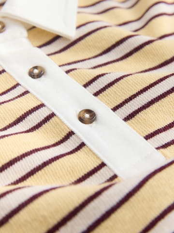 T-Shirt Next en jaune