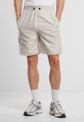 Urban Classics Regular Shorts in Grau