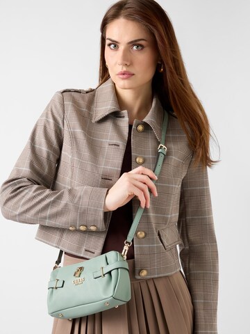 GUESS Schultertasche in Grün