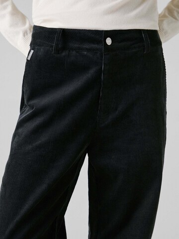 regular Pantaloni di Red Bull Racing x Pepe Jeans in grigio
