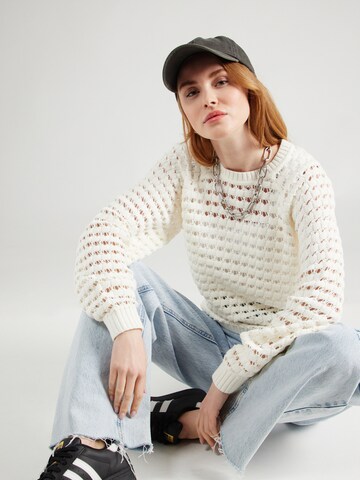 QS Sweater in White: front