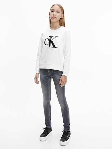 Calvin Klein Jeans Sweatshirt in Weiß