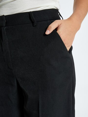 Wide Leg Pantalon à plis 'Livina' minus en noir