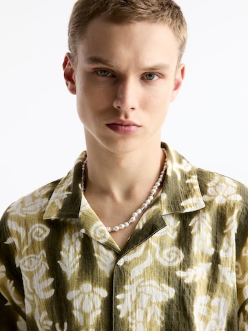 Pull&Bear Comfort Fit Риза в зелено