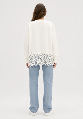 Elara Sweatshirt in Weiß