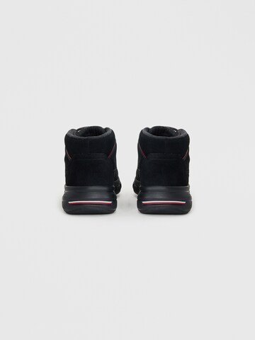 juoda TOMMY HILFIGER Auliniai batai su raišteliais