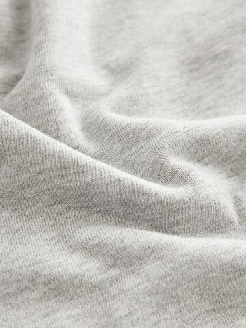 pilka Next Laisvas Kelnės