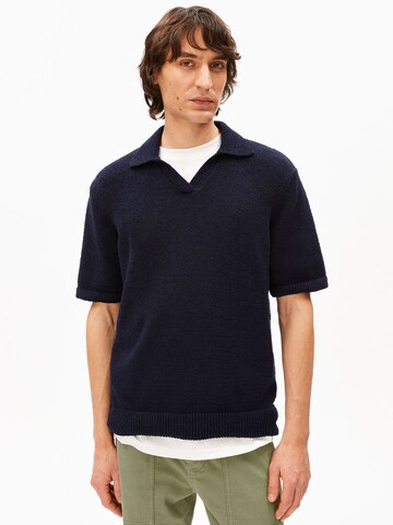 T-Shirt ARMEDANGELS en bleu : devant