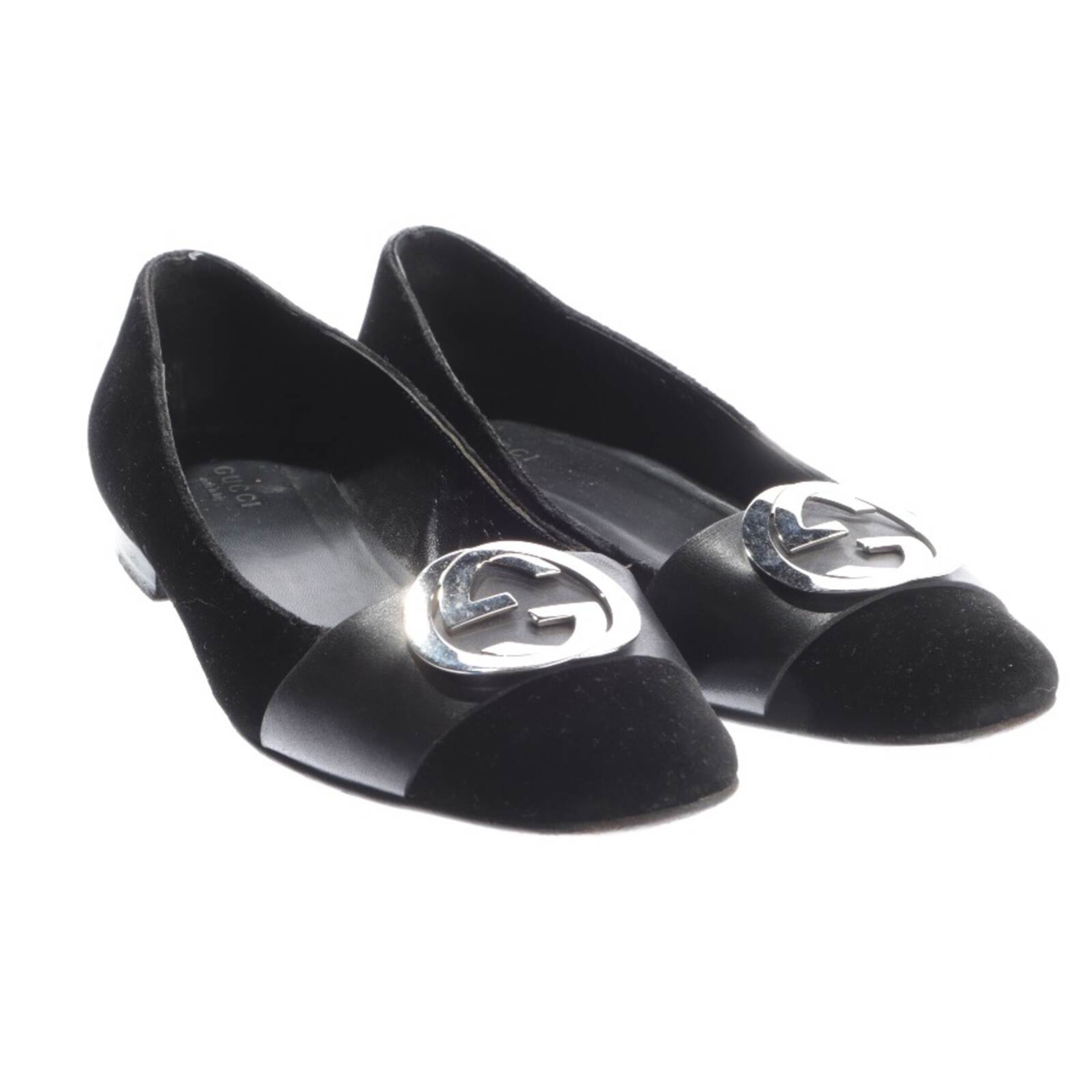 Gucci Flats & Loafers in 37 in Black: front