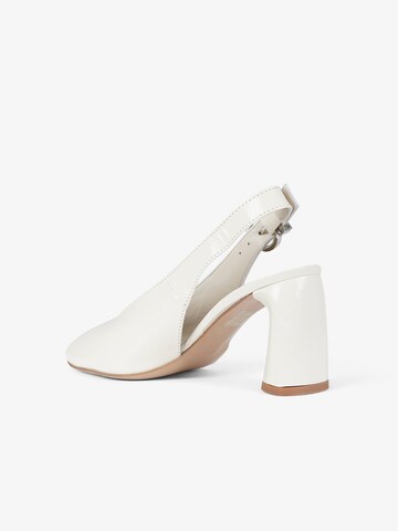 ANCAMY Sandals in Beige