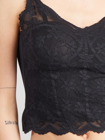Hailys Top 'La44ce' in Black
