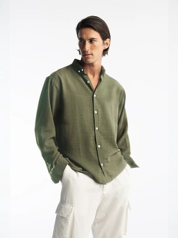 Giesto Regular fit Button Up Shirt in Green: front