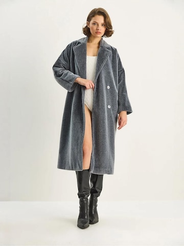 Bianco Lucci Tussenmantel in Grijs