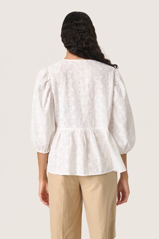 SOAKED IN LUXURY Blouse 'Isja' in White
