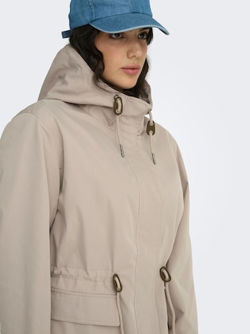 Veste mi-saison 'CARLouise' ONLY Carmakoma en beige