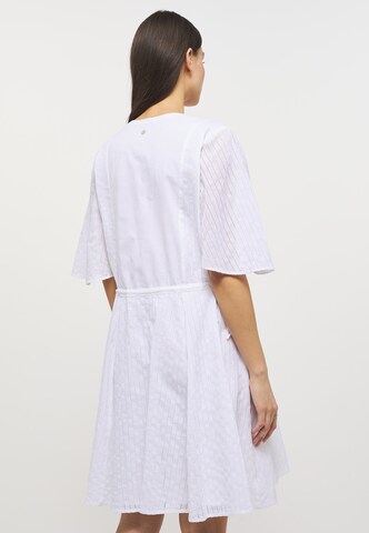 MUSTANG Kleid in Weiß