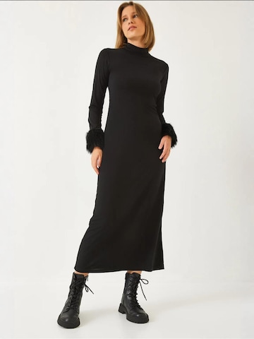 Bianco Lucci Jurk in Zwart: voorkant