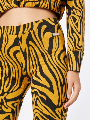 Flared Pantaloni di On Vacation Club in arancione