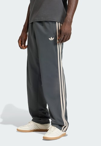 Loosefit Pantalon 'Firebird' ADIDAS ORIGINALS en marron : devant