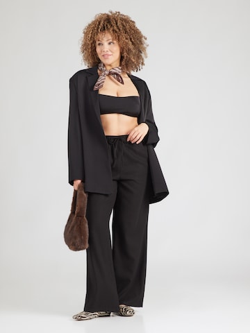 ONLY Carmakoma - Loosefit Pantalón 'CARGOA' en negro