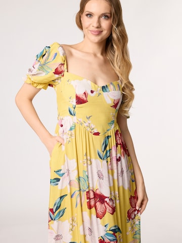 Laurella Mekko värissä keltainen