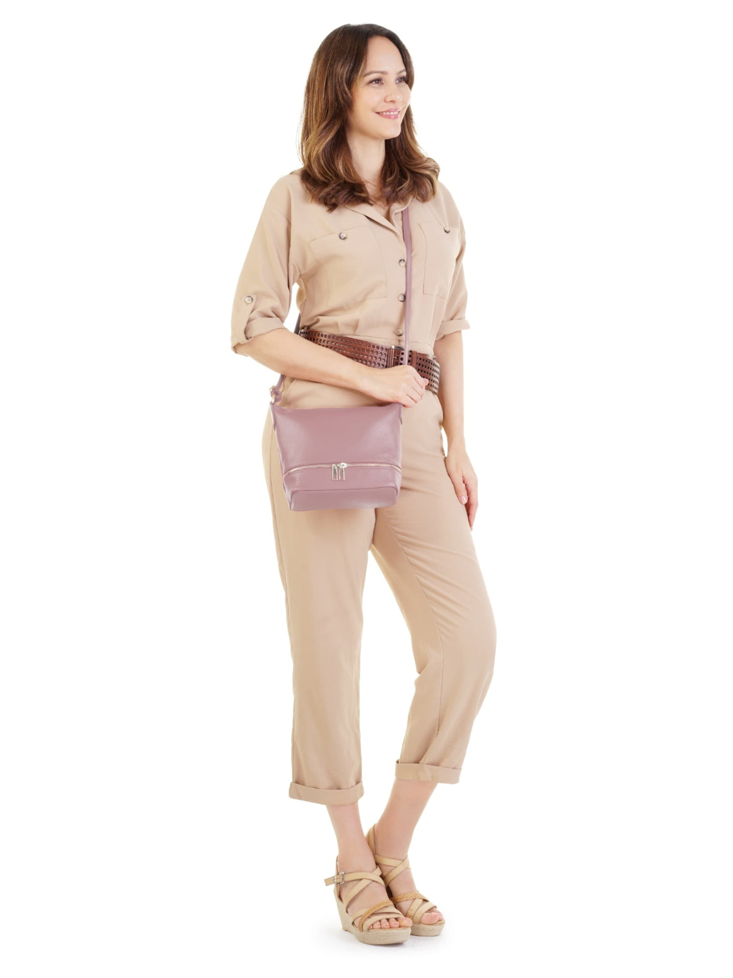 Cluty Crossbody Bag in Purple: front