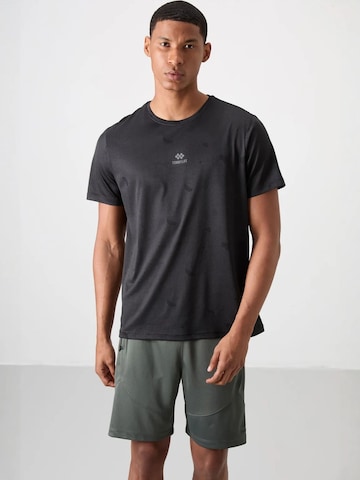 Tommy Life - Camisa funcionais em preto: frente
